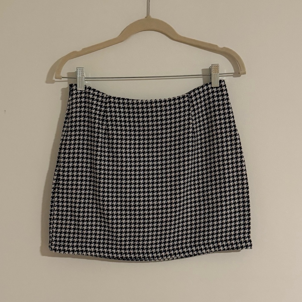 SHEIN Black and White Houndstooth Mini Skirt